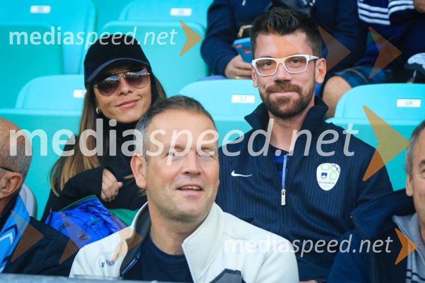  Viktorija Radojević Mavrič, direktorica marketinga in razvoja Mercator d.d.;  Domen  Mavrič, Agencija AVISlovenija se poslavlja od Svetovnega prvenstva v nogometu, remizirali smo proti Škotom