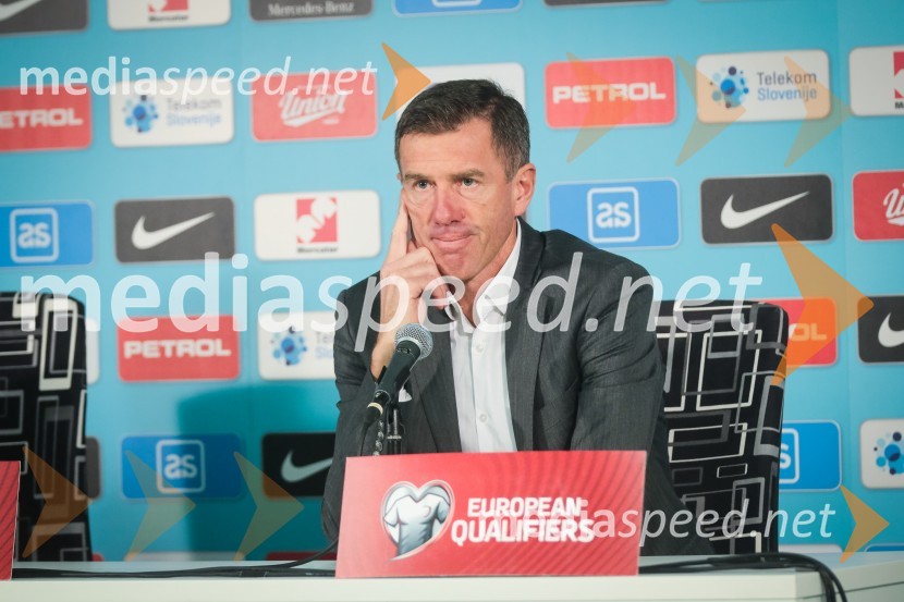  Srečko Katanec, selektor slovenske nogometne reprezentanceSlovenija se poslavlja od Svetovnega prvenstva v nogometu, remizirali smo proti Škotom
