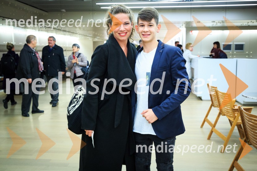  Irena Kovačevič, igralka;  Miha Košec, nastopajoči v filmuDružinica, premiera filma