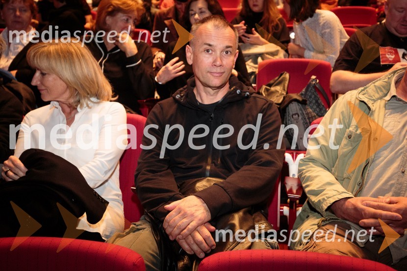 Družinica, premiera filma