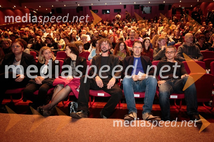  Uršula Cetinski, generalna direktorica, Cankarjev dom;  Nataša Bučar, direktorica, Slovenski filmski center;  Jelka Strgel, Slovenski filmski center;  Jan  Cvitkovič, igralec, režiser;  ... ;  ... Družinica, premiera filma