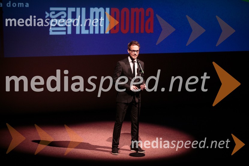  Nejc Šmit, improvizator, stand up komik, glasbenikDružinica, premiera filma