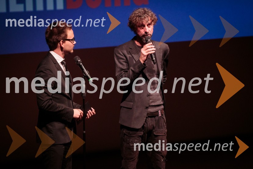  Nejc Šmit, improvizator, stand up komik, glasbenik;  Jan  Cvitkovič, igralec, režiserDružinica, premiera filma