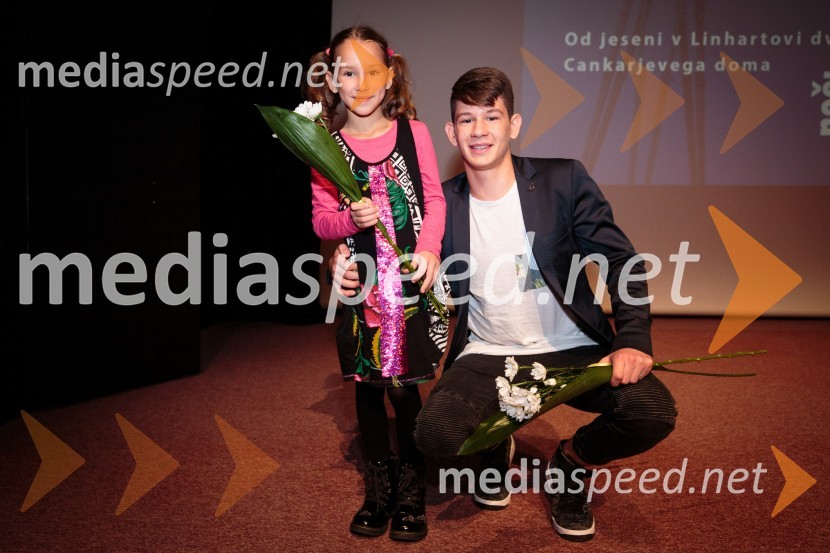  Ula  Gulič, nastopajoča v filmu;  Miha Košec, nastopajoči v filmuDružinica, premiera filma