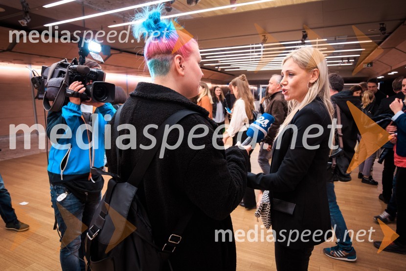  Tanja Divac, novinarka;  Katarina Čas, igralka, voditeljicaDružinica, premiera filma