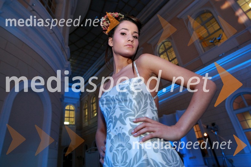 Jerneja Kaplan, hostesaPredstavitev nove slovenske blagovne znamke Luna