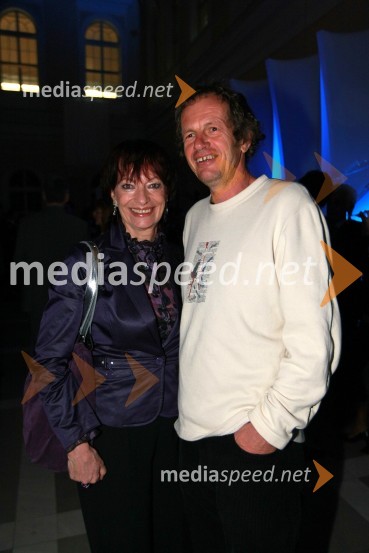 Manca Košir, publicistka in njen spremljevalec MikPredstavitev nove slovenske blagovne znamke Luna