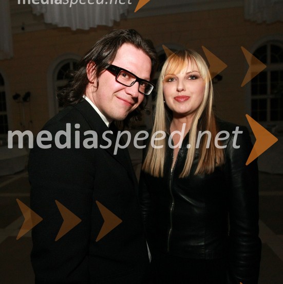 Boštjan Kljun, radijski in TV voditelj in Ana Uršič, Luks studio, vodja projektaPredstavitev nove slovenske blagovne znamke Luna