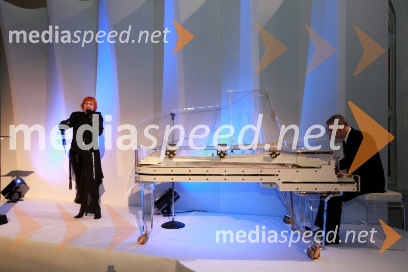 Josipa Lisac, hrvaška pevka in pianistPredstavitev nove slovenske blagovne znamke Luna