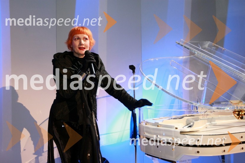 Josipa Lisac, hrvaška pevkaPredstavitev nove slovenske blagovne znamke Luna