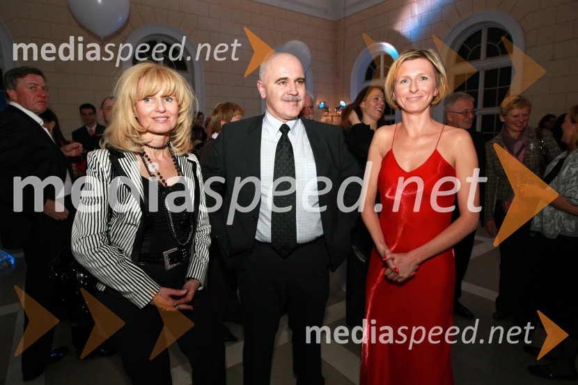 Peter Detiček, podjetje Tenovis d.o.o. s spremljevalko in Alenka Šebenik, podjetje Orka d.o.o.Predstavitev nove slovenske blagovne znamke Luna