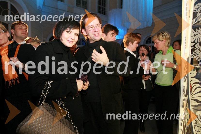 Jožica Brodarič, modna ikona in Boris Balant, oblikovalec embalaže blagovne znamke LunaPredstavitev nove slovenske blagovne znamke Luna