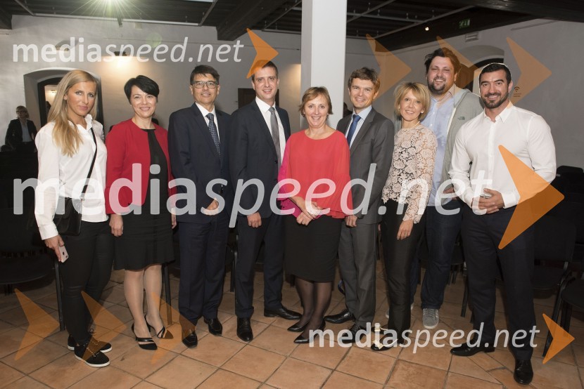  Katerina Steiner, marketing, Prva osebna zavarovalnica, d.d.;  Nataša Hajdinjak, direktor marketinga in trženja zavarovanj, Prva osebna zavarovalnica, d.d.;  Andrej Božič, generalni direktor družbe Steklarna Hrastnik, predsednik Britansko-slovenske gospodarske zbornice;  Janez Kranjc, Prva osebna zavarovalnica d.d.;  Ksenija  Špiler Božič, BB Svetovanje d.o.o.; mag. Boštjan Škufca Zaveršek, izvršni direktor Prve osebne zavarovalnice, d.d.; mag. Edita Kuhelj Krajnović, direktorica, Mediade;  Dejan Roljič, ABC Accelerator;  Marko Potrč, televizijski voditeljAkademija PRVA: Posel smo ljudje