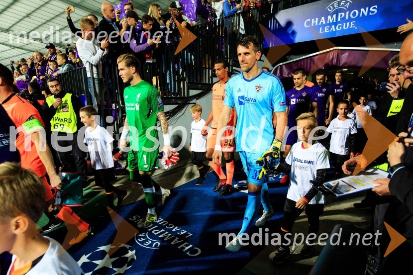  Jasmin Handanović, nogometaš, NK MariborLiverpool odločno premagal Maribor