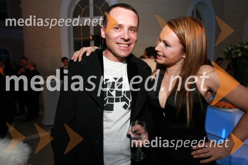 Sašo Radovič, modni urednik in kreativni vodja revije Modna Jana in Anja Rupel, pevka in voditeljicaPredstavitev nove slovenske blagovne znamke Luna