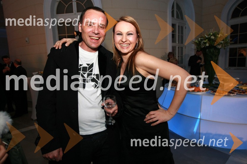 Sašo Radovič, modni urednik in kreativni vodja revije Modna Jana in Anja Rupel, pevka in voditeljicaPredstavitev nove slovenske blagovne znamke Luna