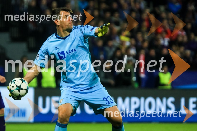  Jasmin Handanović, nogometaš, NK MariborLiverpool odločno premagal Maribor