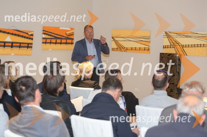  Marko Škriba, direktor znamke Volkswagen pri Porsche Slovenija d.o.o.Volkswagen Polo, slovenska predstavitev