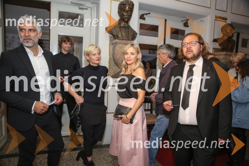  Sebastian Cavazza, dramski in filmski igralec;  Jana Zupančič, igralka;  Katarina Čas, igralka, voditeljica;  Primož Pirnat, igralecPrebujanja, premiera filma