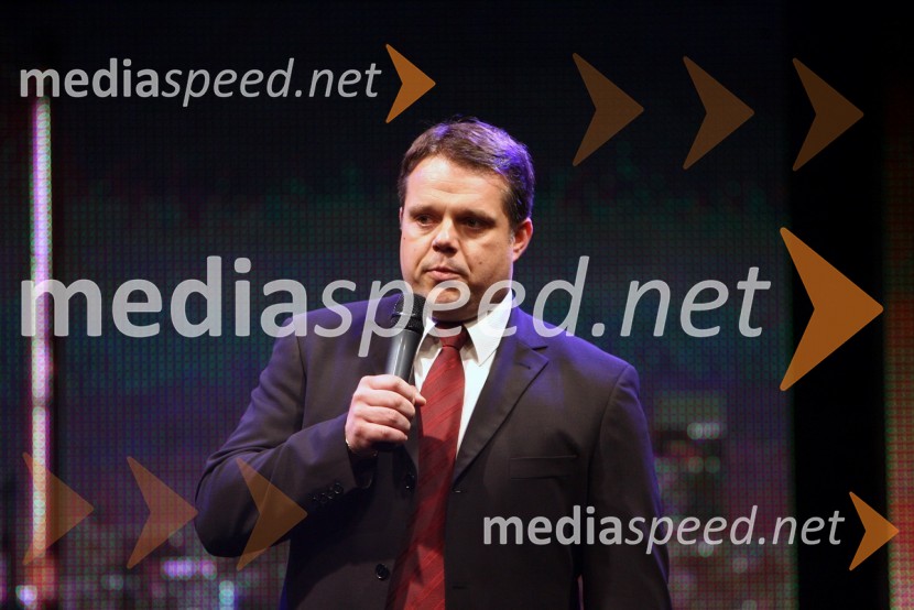 Boštjan Pepevnik, vodja poslovne enote Porsche Ptujska cestaModni dogodek Fashion show 2008 Optike Auer v Porsche Ptujska cesta Maribor