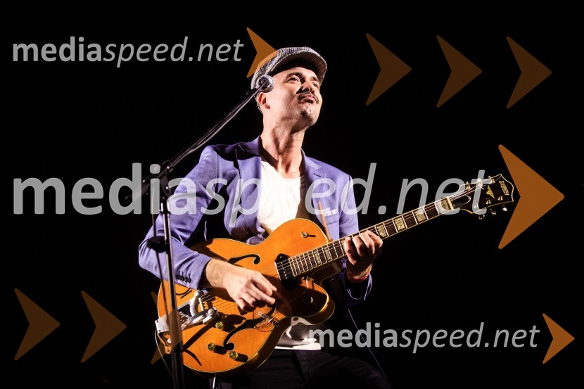  Robi Pikl, skupina ManoucheParov Stelar