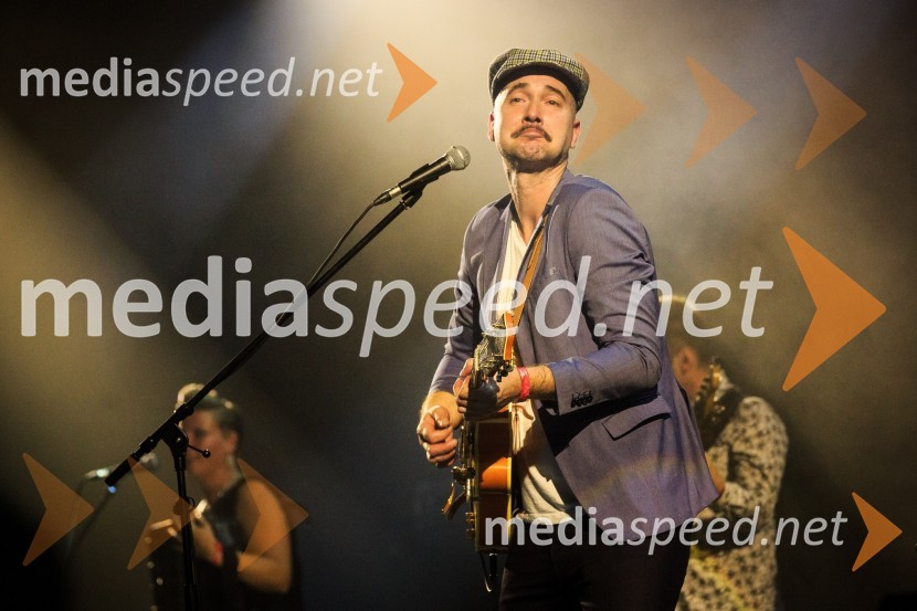  Robi Pikl, skupina ManoucheParov Stelar