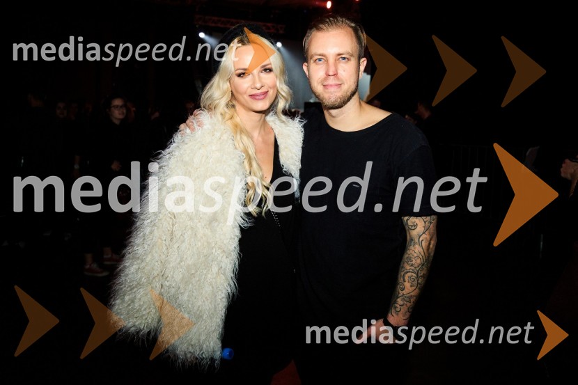  Jasna Vale;  Mike Vale, DJParov Stelar