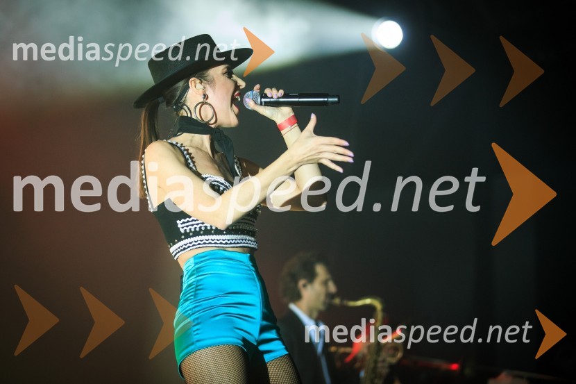  Cleo Panther, pevka, Parov stelarParov Stelar