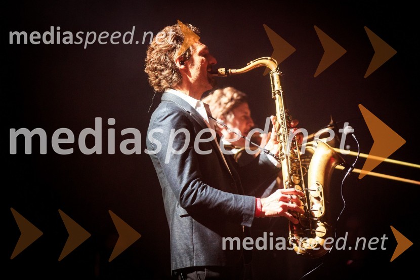  Sebastian Grimus, saksofonist, Parov stelarParov Stelar