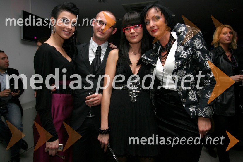 Tina Vajzovič, manekenka, Denis Auer, Optika Auer s punco Tjašo in Suzana Auer, Optika AuerModni dogodek Fashion show 2008 Optike Auer v Porsche Ptujska cesta Maribor