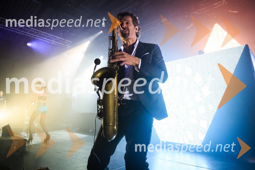  Sebastian Grimus, saksofonist, Parov stelarParov Stelar