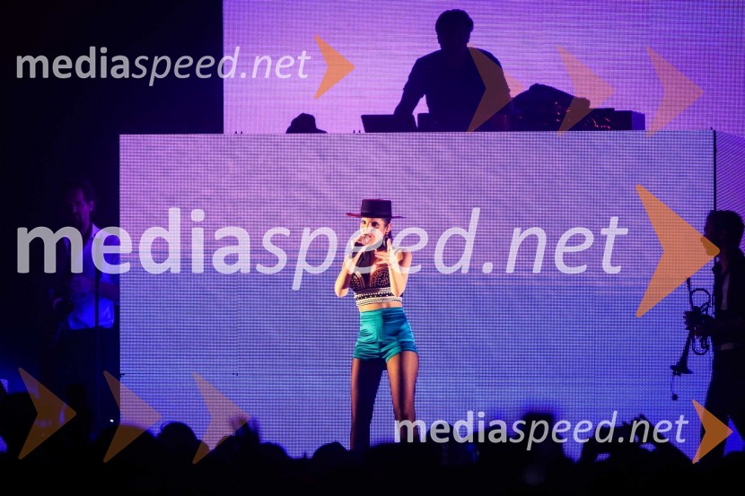  Cleo Panther, pevka, Parov stelarParov Stelar