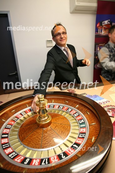 Gregor Jeza, predsednik uprave Hit Šentilj d.d.Modni dogodek Fashion show 2008 Optike Auer v Porsche Ptujska cesta Maribor