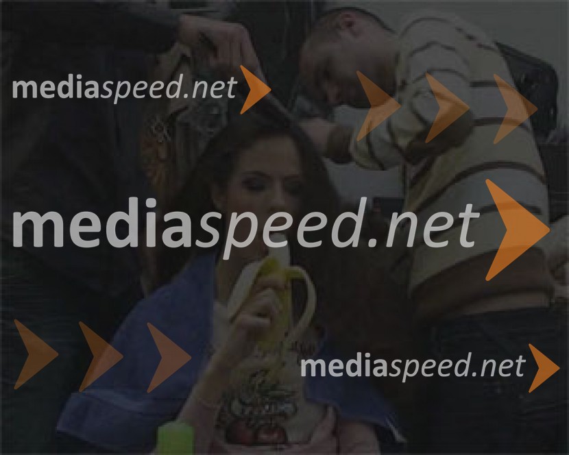 Zakulisje med manekenkamiModni dogodek Fashion show 2008 Optike Auer v Porsche Ptujska cesta Maribor