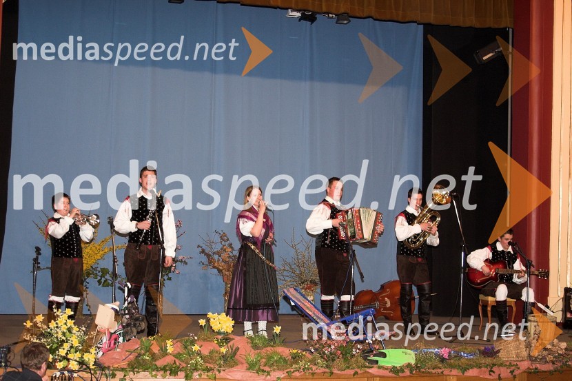 Ansambel Bratov AvbrehtProslava ob materinskem dnevu v Ljutomeru