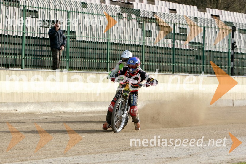 Denis Štojs (ST Lendava) in Maks Gregorič (AMTK Ljubljana)Trening speedwayistov