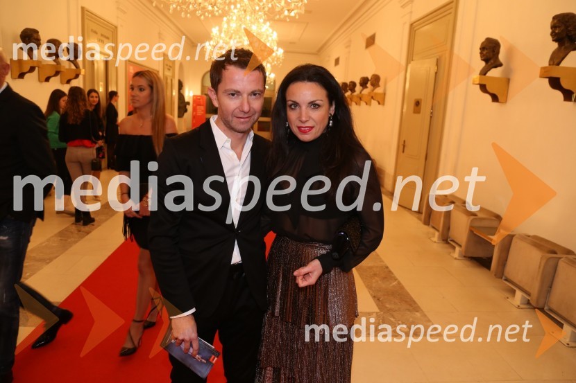  Tomaž Orešič, predsednik nadzornega sveta Elektro Maribor d.d.;  Tijana Orešič Barač, dr. med. specialistka dermatologijeSilfida, premiera baleta