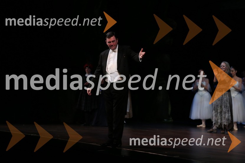  Simon Robinson, dirigentSilfida, premiera baleta