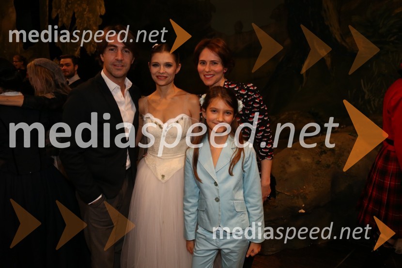  Edward Clug, umetniški direktor, Balet SNG Maribor;  ... ;  ... Silfida, premiera baleta