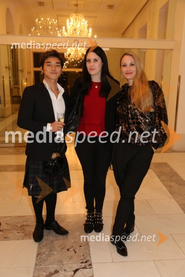  Yuya Omaki, baletni solist;  Lara Paukovič, novinarka;  Maja Čander, direktorica, zavod Kreativna bazaSilfida, premiera baleta