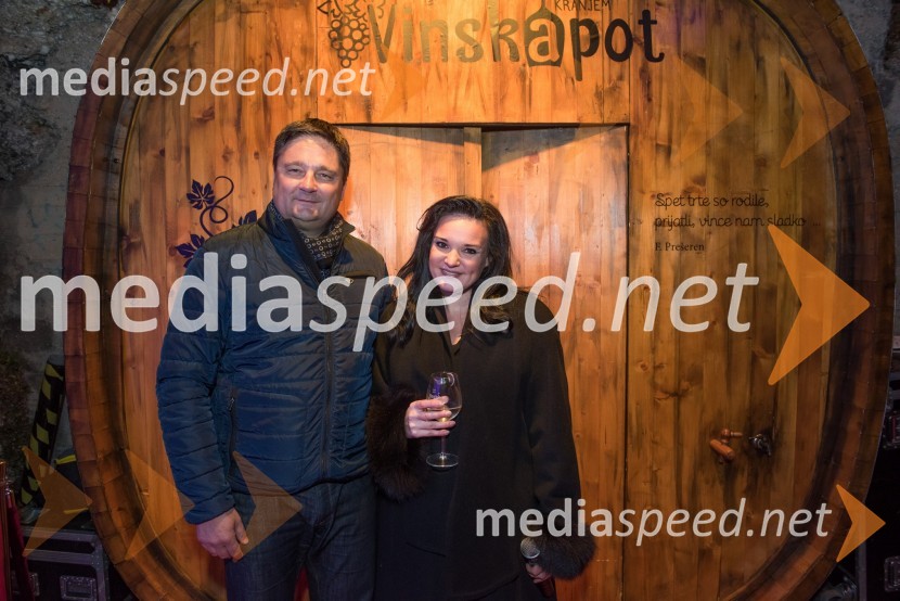  Boštjan Trilar, župan mestne občine Kranj;  Alenka Gotar, operna pevkaŽupanov VIP sprejem na Vinski poti