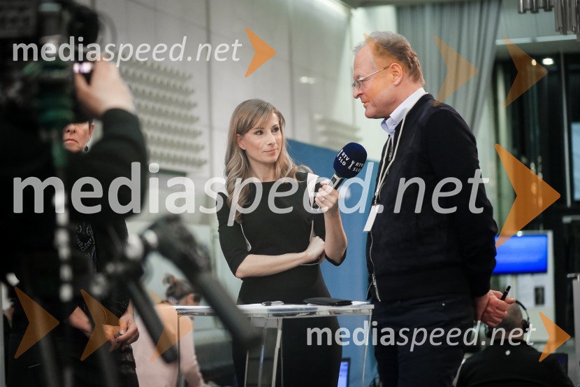  Erika Žnidaršič, TV voditeljica;  Janez  Škrabec, direktor Riko d.o.o., predsednik Slovensko-ruskega poslovnega sveta, častni konzul BelorusijeBorut Pahor ostaja predsednik Republike Slovenije