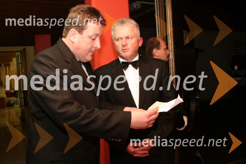 Vido Repanšek, organizacijski vodja Županovega dobrodelnega plesa 2008 in Rudolf Pfajfar, podžupan KamnikaŽupanov dobrodelni ples 2008