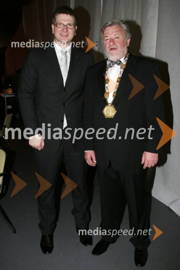 Damjan Pfajfar, sin Rudolfa Pfajfarja, podžupana Kamnika in Tone Smolnikar, župan KamnikaŽupanov dobrodelni ples 2008