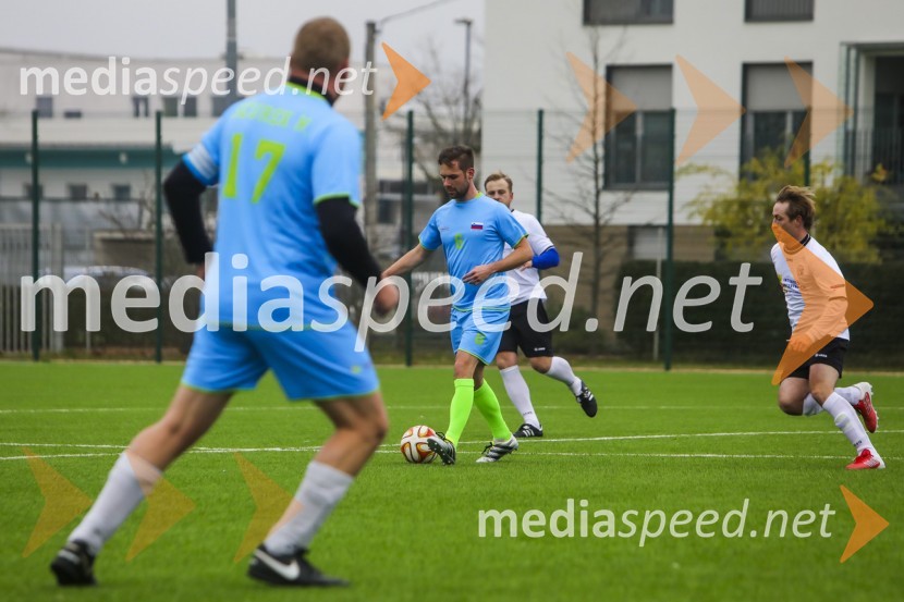  Tomaž Ščurek, vina Ščurek, nogometaš Vinske reprezentance Slovenije ;  Jure Veber, nogometaš Vinske reprezentance SlovenijeVinska reprezentanca Slovenije proti reprezentanci Nemčije, prijateljska nogometna tekma