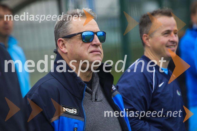  Stojan Ščurek, vinarstvo Ščurek, podpredsednik Vinske reprezentance SlovenijeVinska reprezentanca Slovenije proti reprezentanci Nemčije, prijateljska nogometna tekma