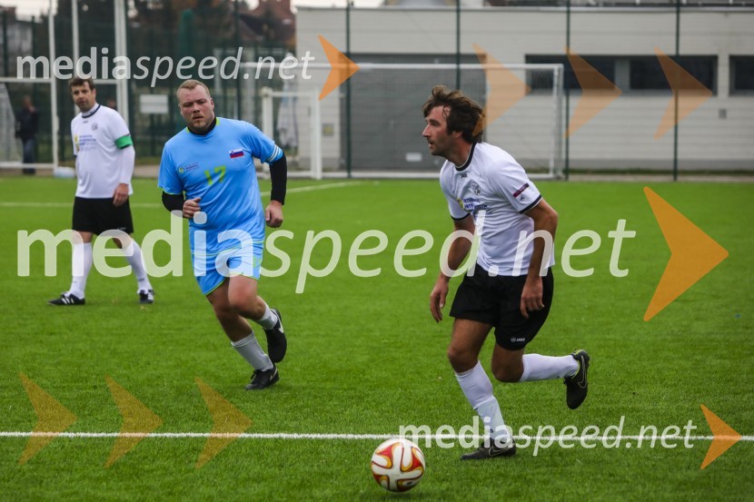  Tomaž Ščurek, vina Ščurek, nogometaš Vinske reprezentance Slovenije ;  ... Vinska reprezentanca Slovenije proti reprezentanci Nemčije, prijateljska nogometna tekma