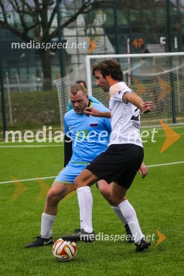  Tomaž Ščurek, vina Ščurek, nogometaš Vinske reprezentance Slovenije ;  ... Vinska reprezentanca Slovenije proti reprezentanci Nemčije, prijateljska nogometna tekma