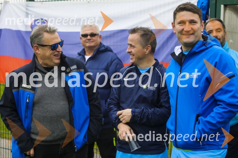  Stojan Ščurek, vinarstvo Ščurek, podpredsednik Vinske reprezentance Slovenije;  Matej Hlebec, vinogradništvo Hlebec;  Marko Toplak, Turistična kmetija Toplak, nogometaš Vinske reprezentance SlovenijeVinska reprezentanca Slovenije proti reprezentanci Nemčije, prijateljska nogometna tekma