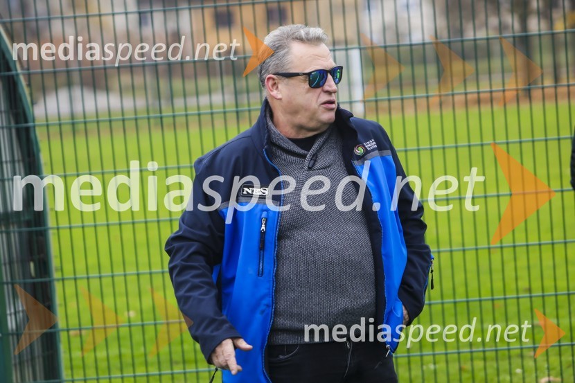  Stojan Ščurek, vinarstvo Ščurek, podpredsednik Vinske reprezentance SlovenijeVinska reprezentanca Slovenije proti reprezentanci Nemčije, prijateljska nogometna tekma